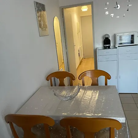 F2 Terrasse Parking Prive Proche Commerces Et Mer דירה *