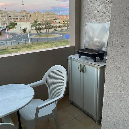 F2 Terrasse Parking Prive Proche Commerces Et Mer